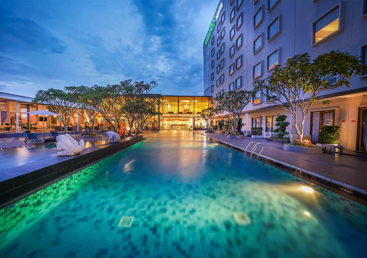 Harris Hotel Sentul City Богор Екстериор снимка