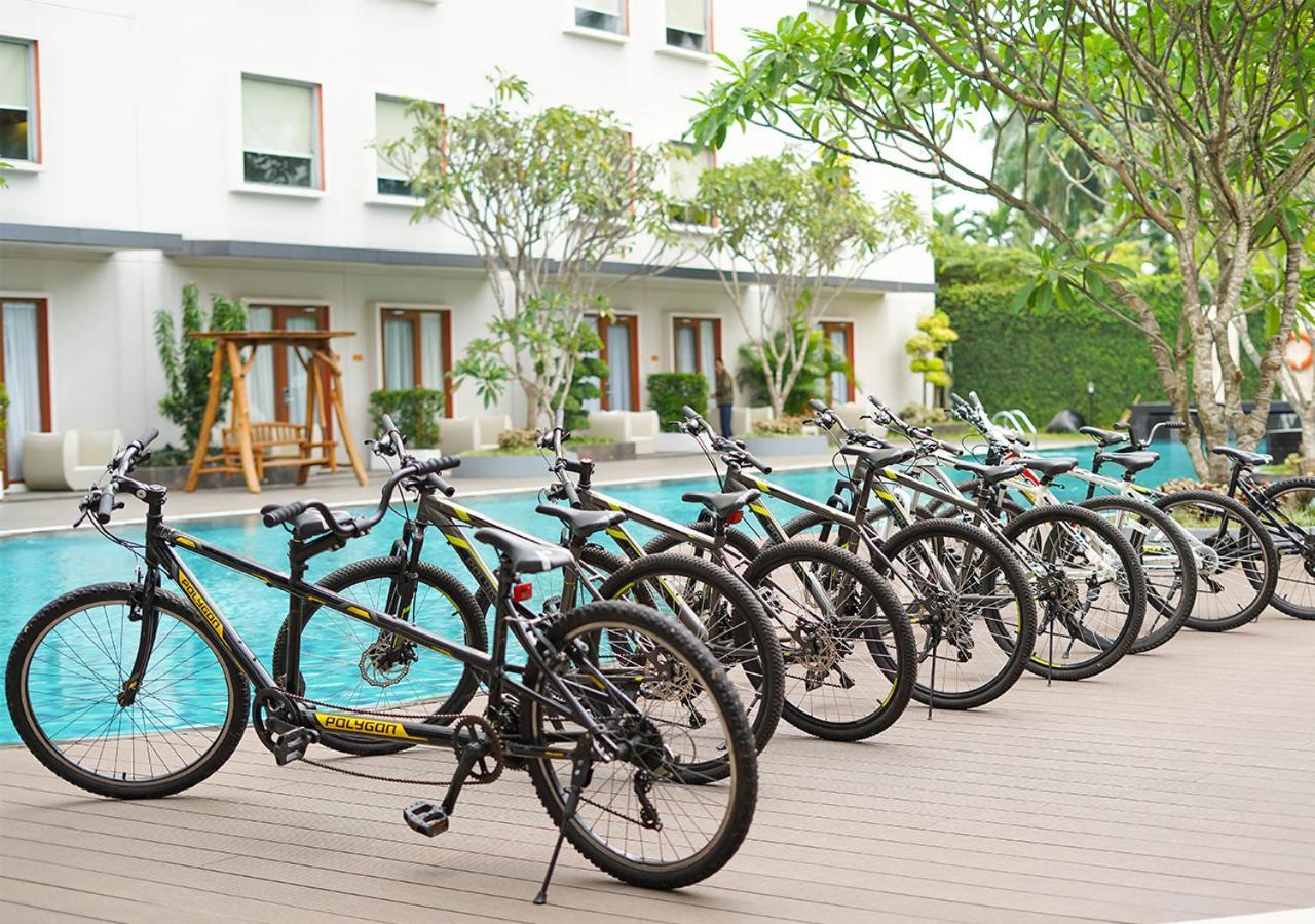 Harris Hotel Sentul City Богор Екстериор снимка