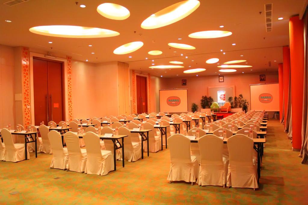 Harris Hotel Sentul City Богор Екстериор снимка