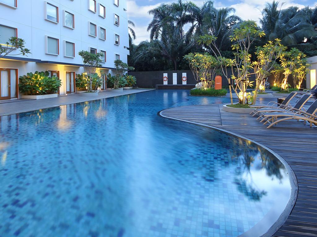 Harris Hotel Sentul City Богор Екстериор снимка