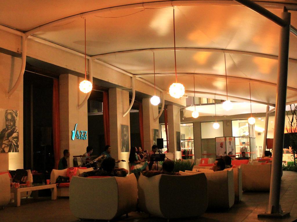 Harris Hotel Sentul City Богор Екстериор снимка