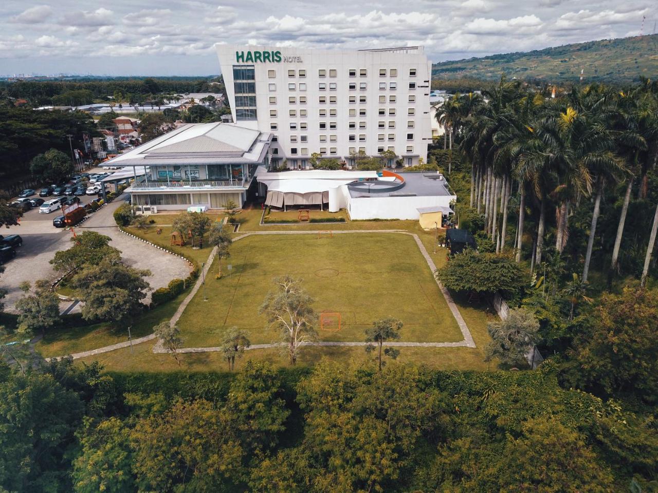 Harris Hotel Sentul City Богор Екстериор снимка